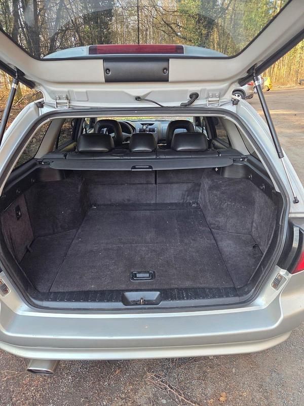 Gebraucht Mitsubishi Galant 160 PS (117 kW) 2002 Silber Kombi