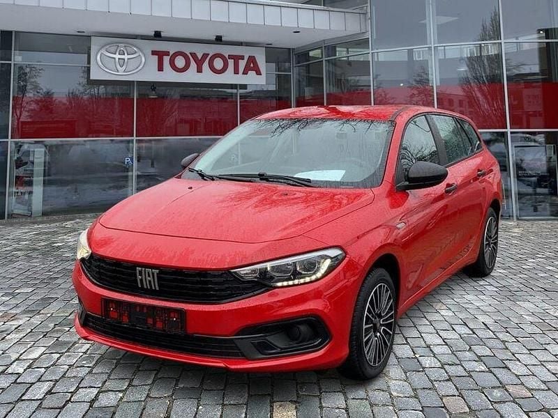 Colore esterno (passione red (vr168)) Gebraucht 2024 Fiat Tipo Life Kombi | 15.990 € (Superpreis) - Bild 1/4