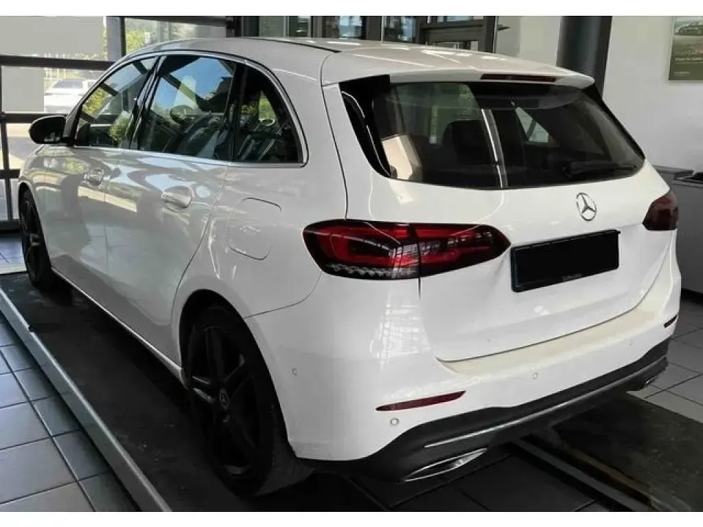Gebraucht Mercedes 200 150 PS (110 kW) 2020 Polarweiss  unilack Kombi