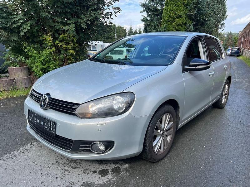 Gold Gebraucht 2011 VW Golf VI Style Limousine | 4.900 € (Fairer Preis) - Bild 1/4