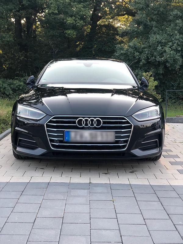 Schwarz Gebraucht 2017 Audi A5 Sportback Ambiente Kleinwagen | 23.000 € (Etwas zu teuer) - Bild 1/4