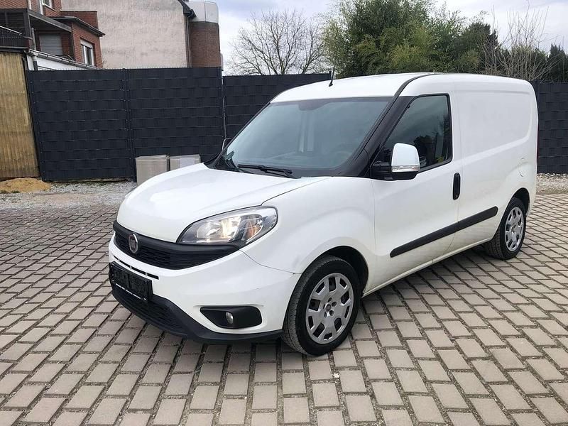 Colore esterno (weiß) Gebraucht 2017 Fiat Doblò Van / Kleinbus | 6.150 € (Fairer Preis) - Bild 1/4