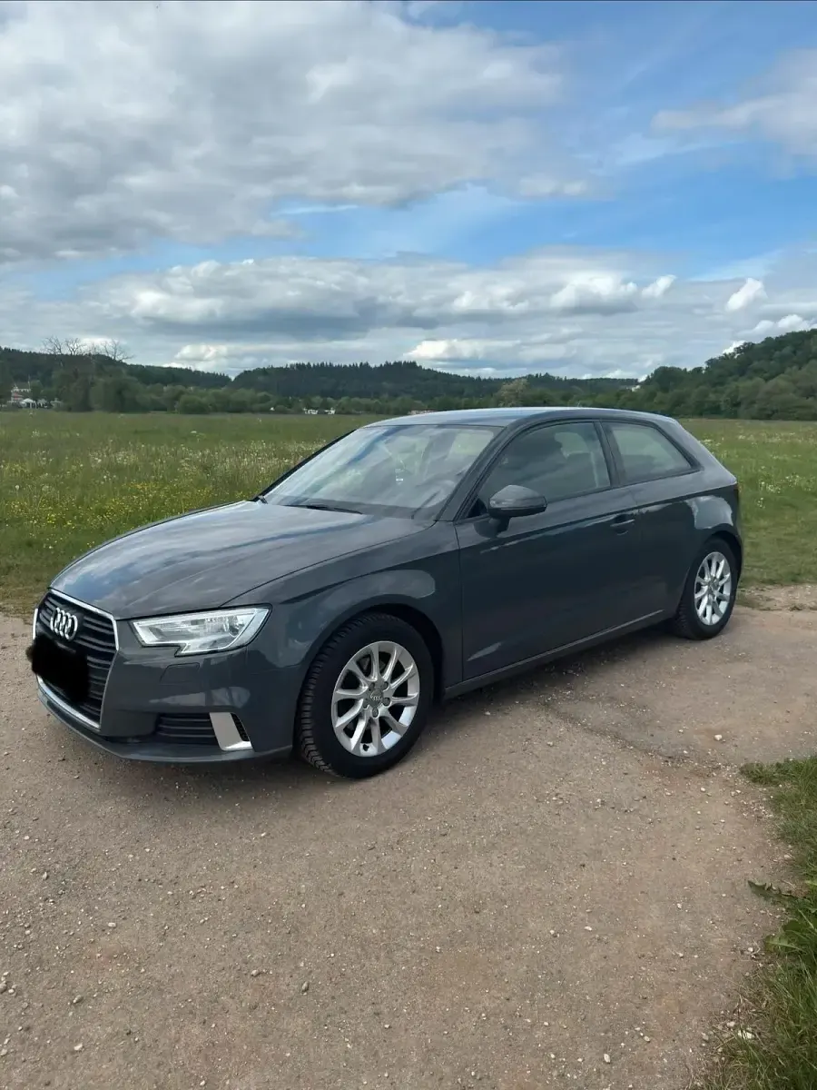 Używany Audi A3 Sport 150 KM (110 kW) 2017 Szary Hatchback