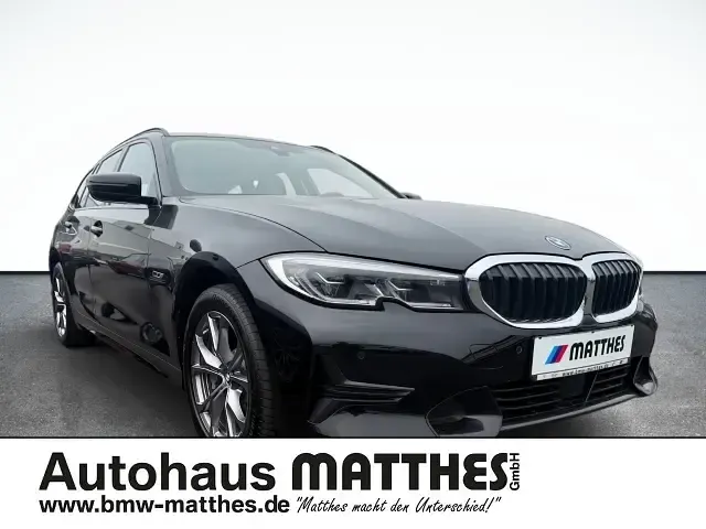 Gebraucht BMW 330 Sport Line 184 PS (135 kW) 2022 Schwarz Kombi