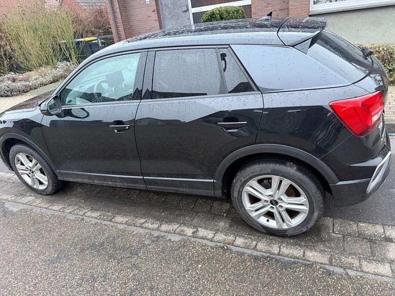 Gebraucht Audi Q2 110 PS (80 kW) 2024 Schwarz SUV