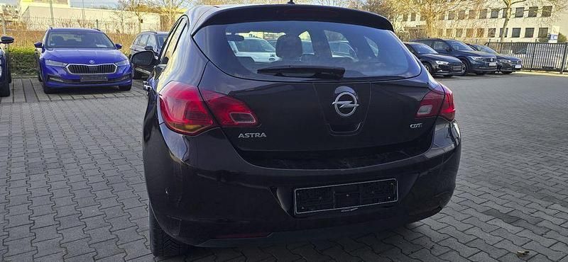 Gebraucht Opel Astra Design Edition 110 PS (80 kW) 2012 Braun Limousine