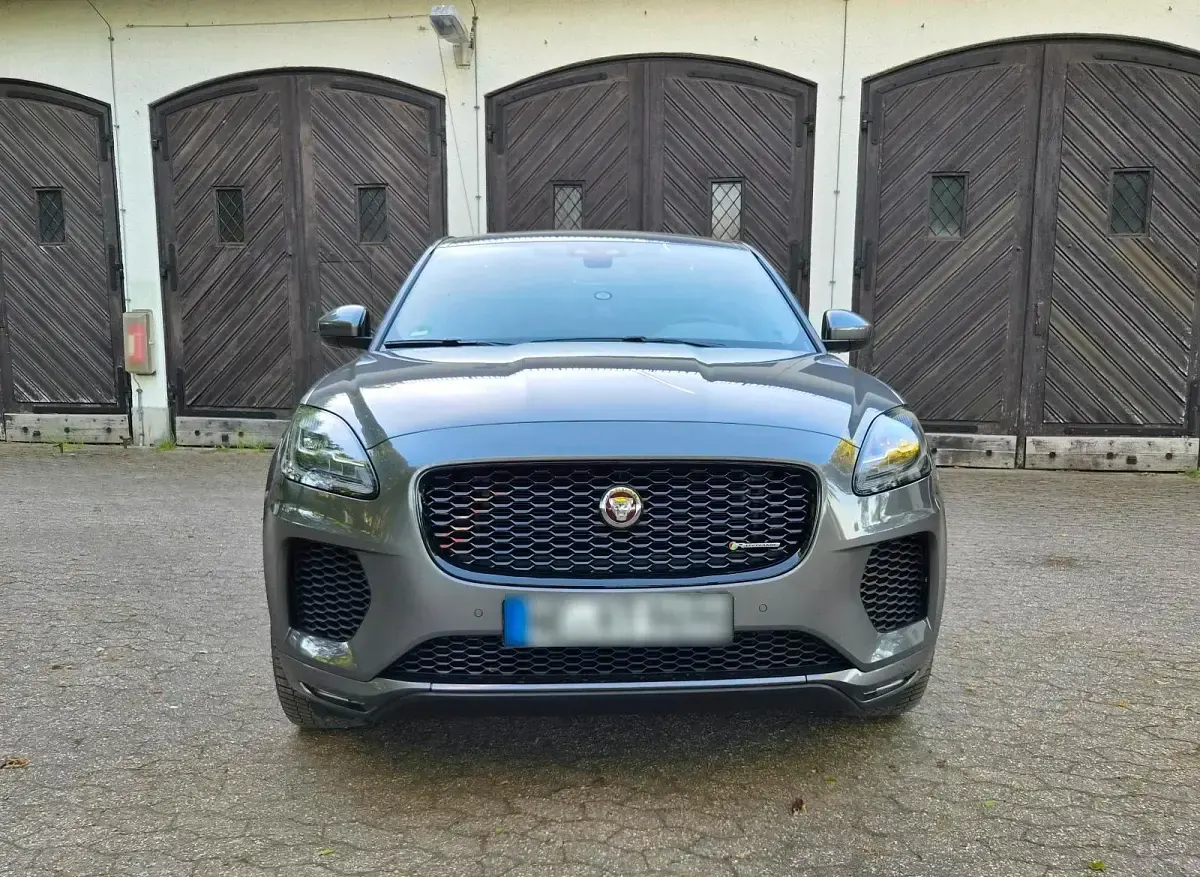 Second-hand Jaguar E-Pace R-Dynamic 180 CP (132 kW) 2020 Gri SUV