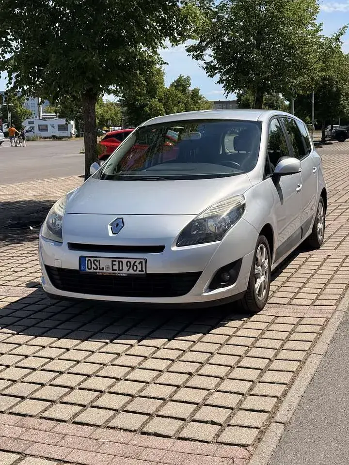 Gebraucht Renault Grand Scénic III Avantage 113 PS (83 kW) 2009 Van / Kleinbus