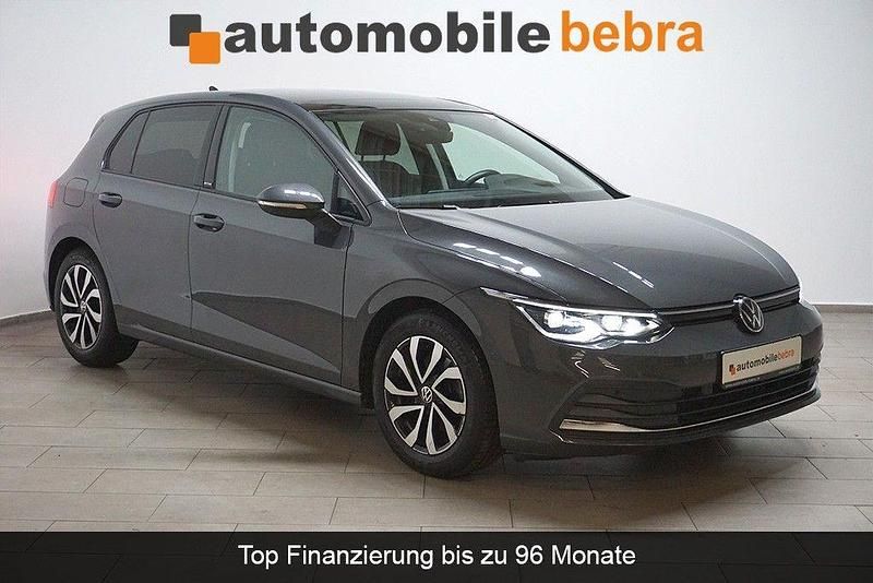 Gebraucht VW Golf VIII Active 150 PS (110 kW) 2022 Delfingrau Limousine