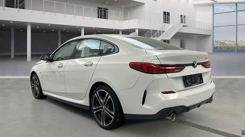 Gebraucht BMW 220 M Sport 178 PS (130 kW) 2023 Weiß Limousine