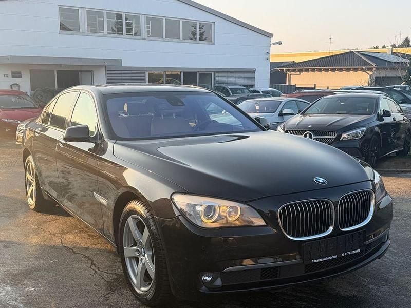 Gebraucht BMW 730 Sport Line 245 PS (180 kW) 2011 Schwarz Limousine
