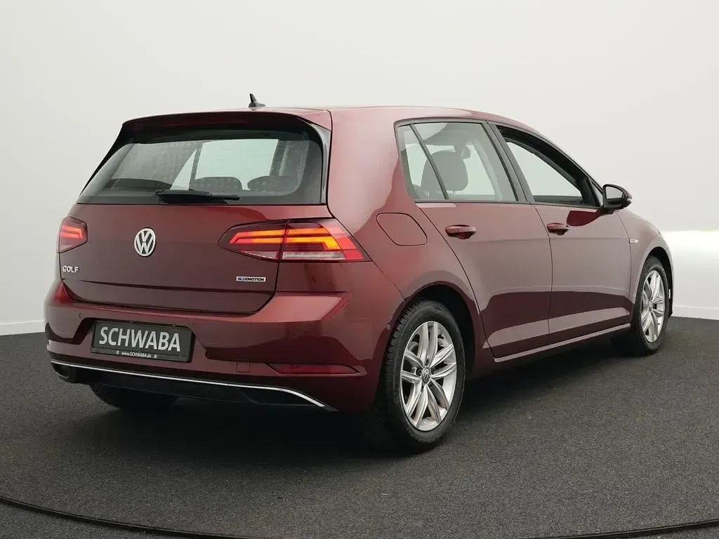 Gebraucht VW Golf VII Comfortline 131 PS (96 kW) 2019 Rot Limousine