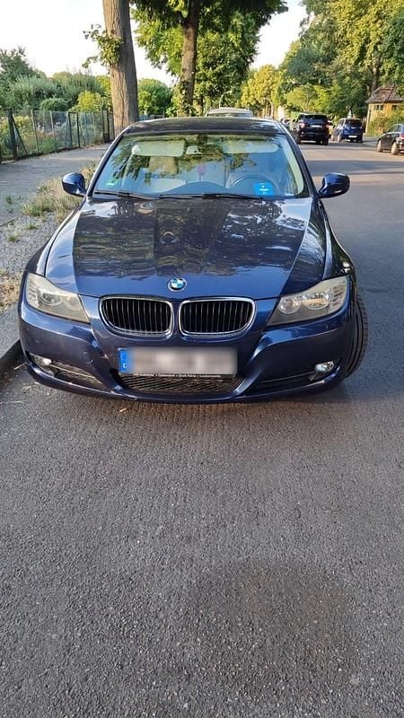 Blau Gebraucht 2010 BMW 320 Kombi | 7.500 € (Fairer Preis) - Bild 1/4