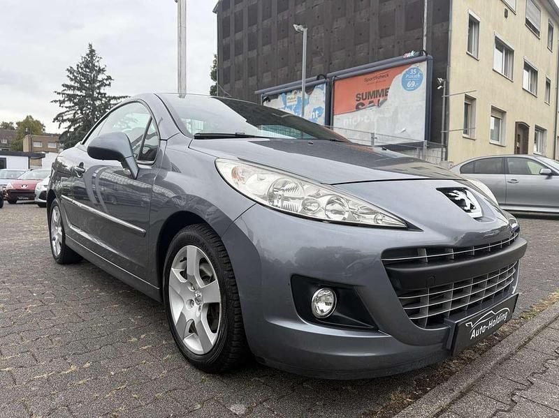 Grau Gebraucht 2011 Peugeot 207 CC Premium Cabrio | 3.499 € (Fairer Preis) - Bild 1/4