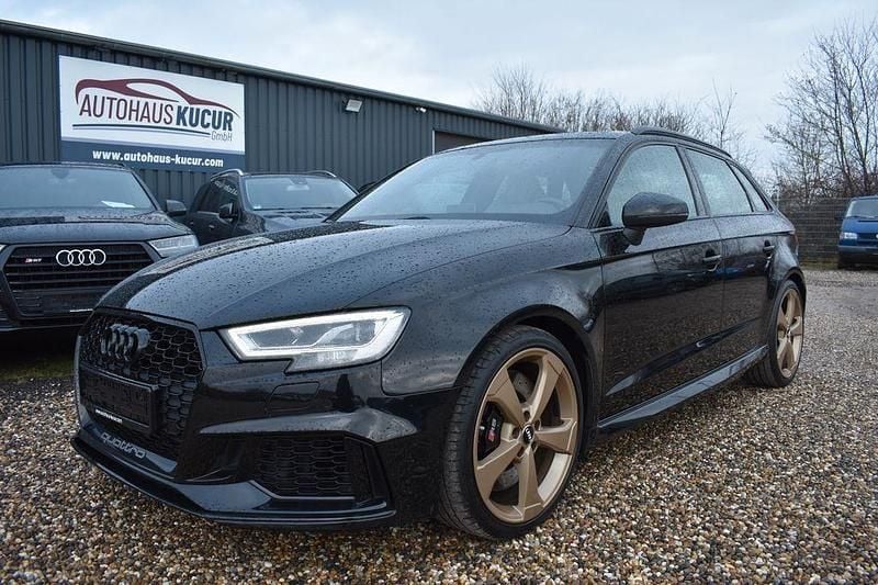 Gebraucht Audi RS3 Sport 400 PS (294 kW) 2019 Mythosschwarz Limousine