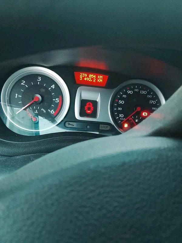 Gebraucht Renault Clio II 90 PS (66 kW) 2008 Blau Limousine