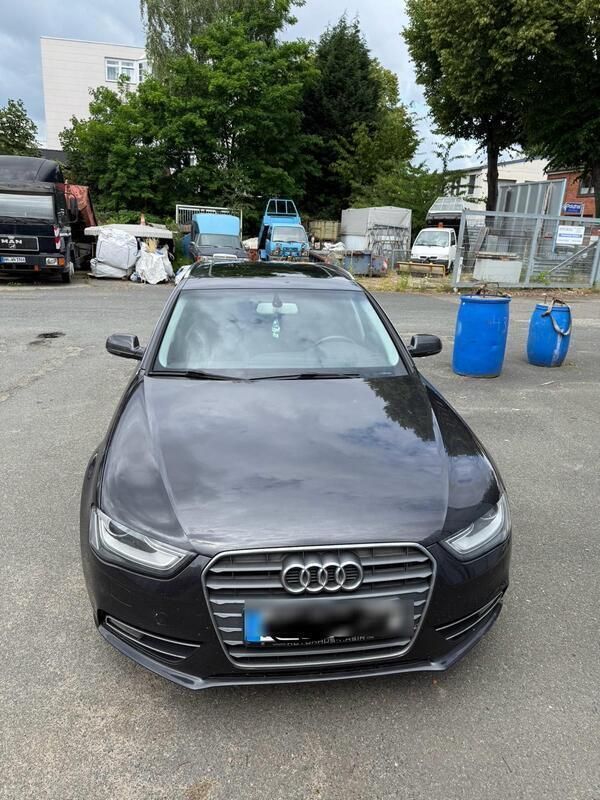 Grau Gebraucht 2013 Audi A4 Kombi | 10.000 € (Guter Preis) - Bild 1/4