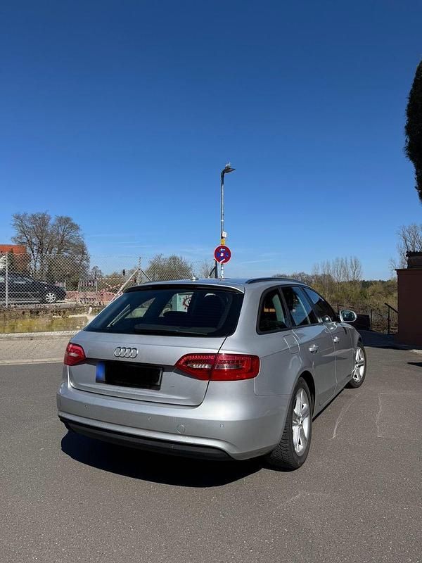 Gebraucht Audi A4 Attraction 177 PS (130 kW) 2012 Grau Kombi