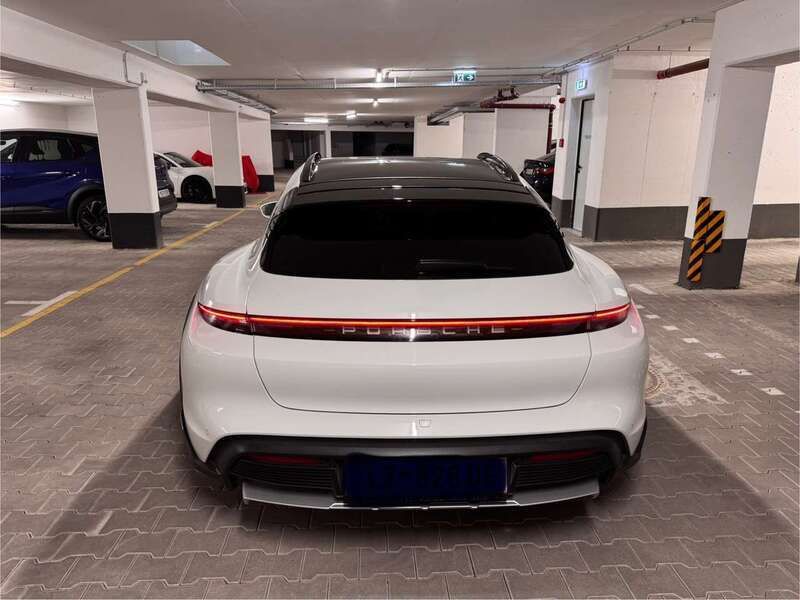 Weiß Gebraucht 2022 Porsche Taycan Limousine | 65.000 € (Fairer Preis) - Bild 1/4