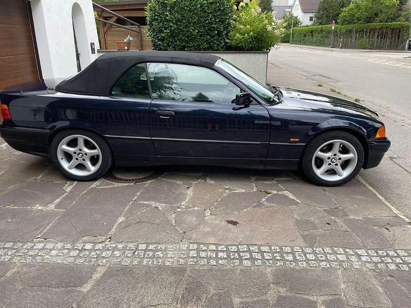 Gebraucht BMW 318 Cabriolet 116 PS (85 kW) 1999 Blau Cabrio