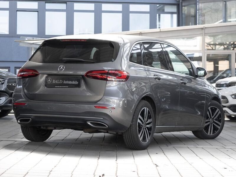 Gebraucht Mercedes B220 Progressive 190 PS (139 kW) 2022 Metalliclack mountaingrau Van / Kleinbus