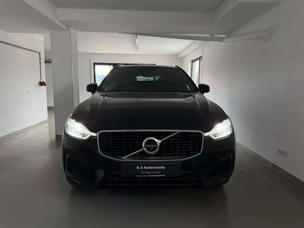 Gebraucht Volvo XC60 R-Design 197 PS (144 kW) 2019 Black stone SUV