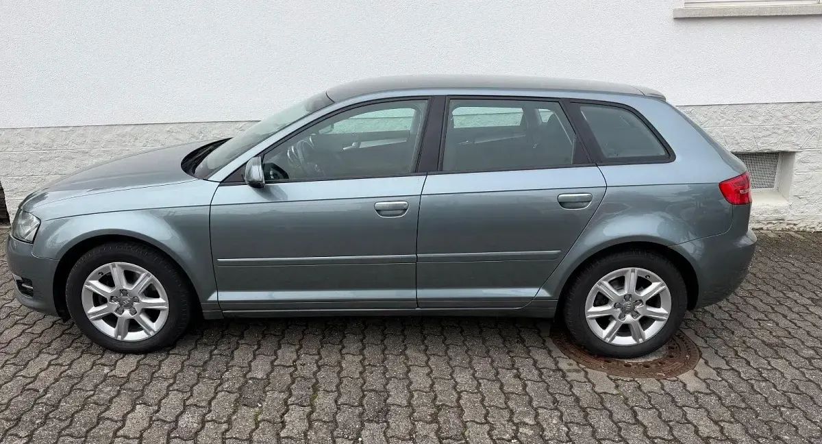 Używany Audi A3 Ambiente 125 KM (91 kW) 2010 Szary Hatchback