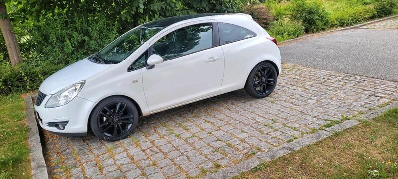 Weiß Gebraucht 2011 Opel Corsa Kleinwagen | 1.000 € (Superpreis) - Bild 1/4