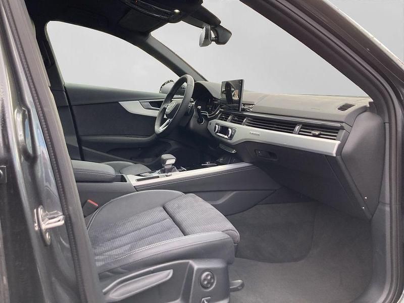 Gebraucht Audi A4 S-Line 204 PS (150 kW) 2025 Grau Kombi