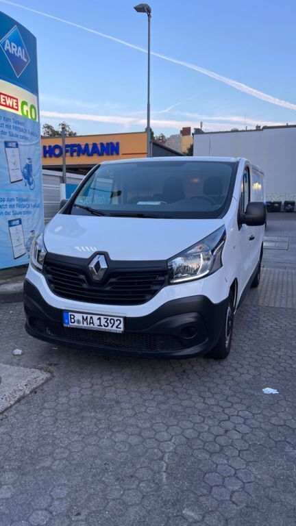 Weiß Gebraucht 2018 Renault Trafic Van | 10.000 € - Bild 1/4