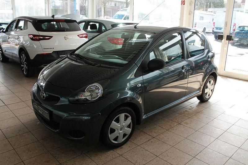 Gebraucht Toyota Aygo Basis 68 PS (50 kW) 2009 Grau Kleinwagen