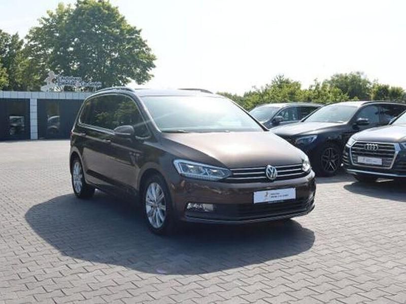 Braun Gebraucht 2016 VW Touran Highline Van / Kleinbus | 18.500 € (Fairer Preis) - Bild 1/4