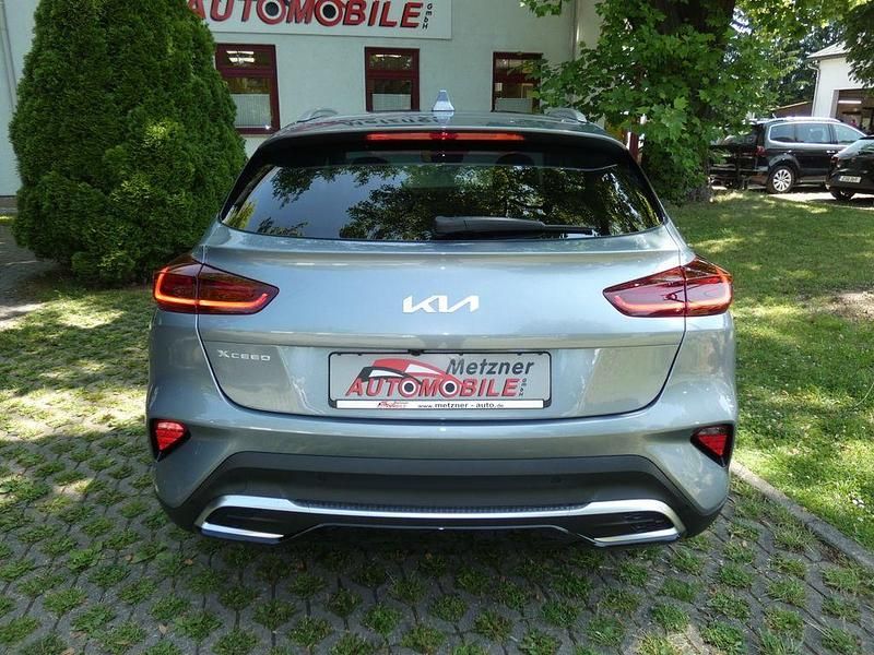Neu Kia XCeed 140 PS (102 kW) 2025 Silber SUV