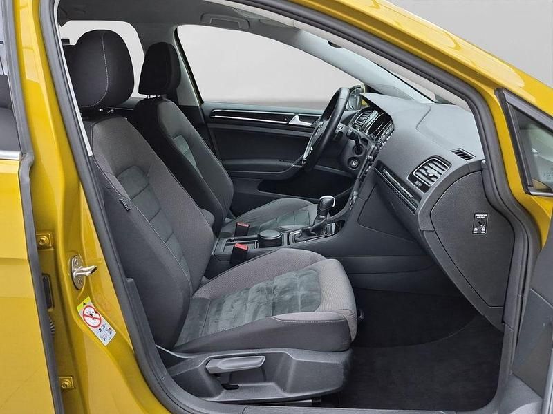 Gebraucht VW Golf VII R-line 125 PS (91 kW) 2018 Gelb Kombi