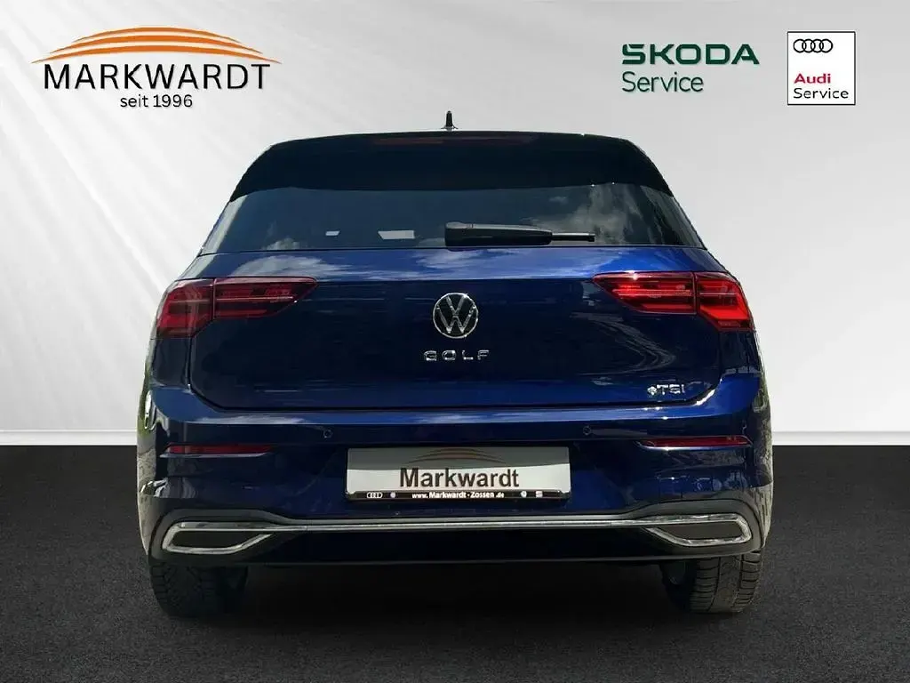 Gebraucht VW Golf VIII Style 150 PS (110 kW) 2023 Atlantic blue metallic (metallic) Limousine