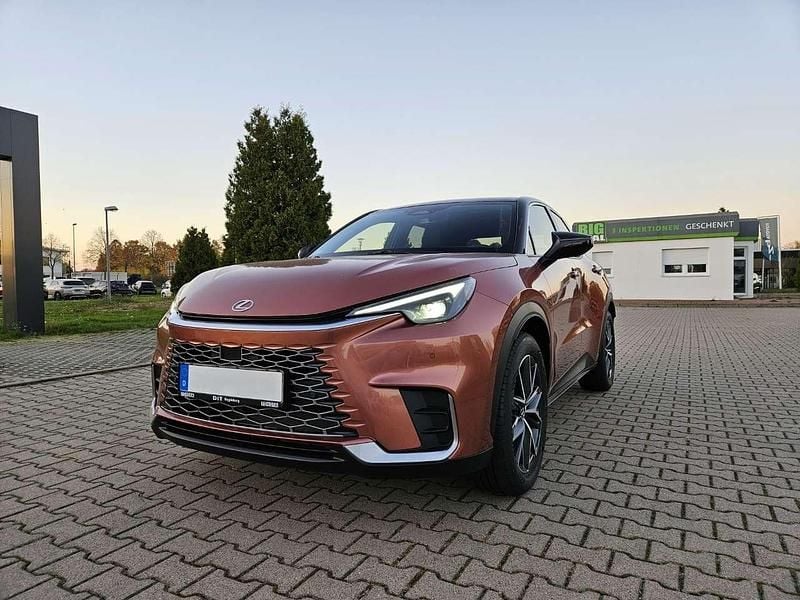 Kupferrot/schwarz Neu 2025 Lexus LBX SUV | 33.690 € (Fairer Preis) - Bild 1/4