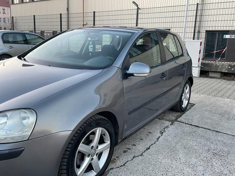 Gebraucht VW Golf V 75 PS (55 kW) 2005 Grau Kleinwagen