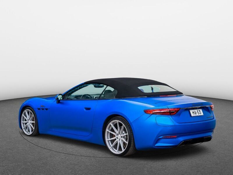 Gebraucht Maserati GranCabrio 559 kW (761 PS) 2024 Blau Cabrio