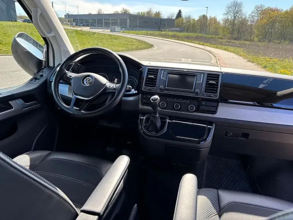 Gebraucht VW Multivan Edition 150 PS (110 kW) 2019 Weiß Van / Kleinbus