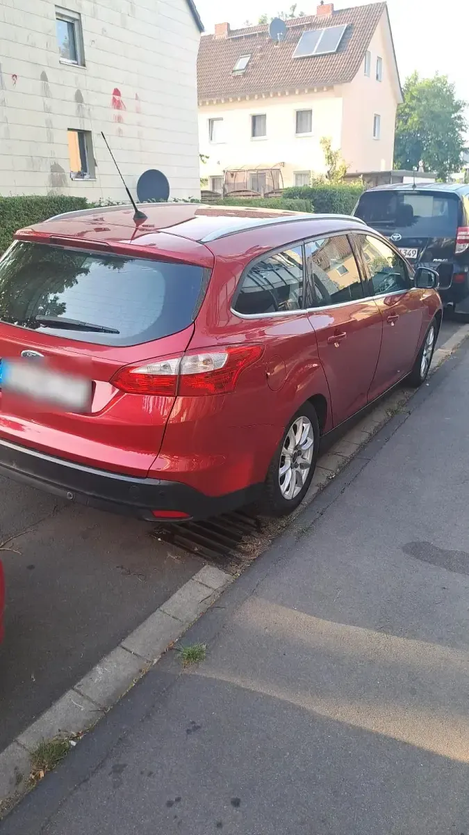 Gebraucht Ford Focus 120 PS (88 kW) 2011 Rot Kombi