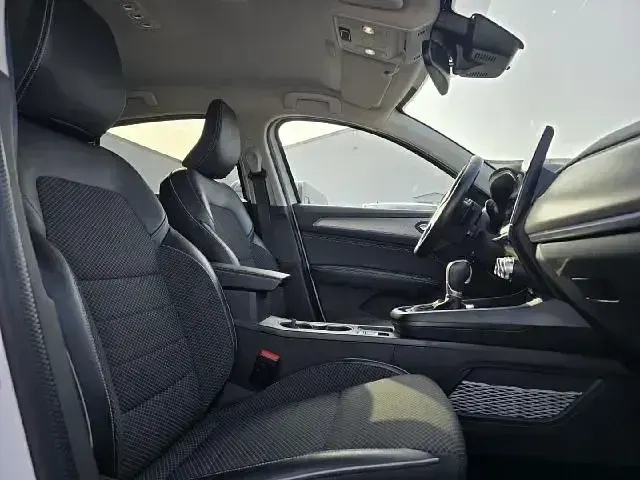 Gebraucht Renault Arkana Techno 140 PS (102 kW) 2023 Weiß SUV