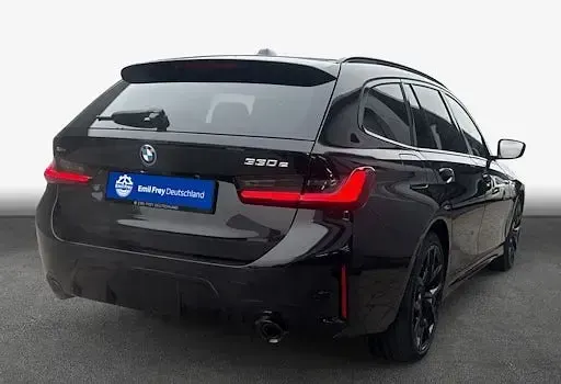 Neu BMW 330e Comfort Edition 292 PS (214 kW) 2026 Schwarz Kombi