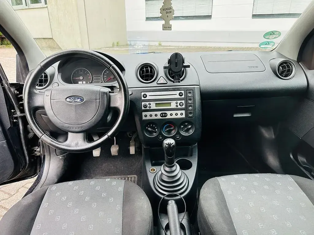 Gebraucht Ford Fiesta 69 PS (50 kW) 2004 Kleinwagen