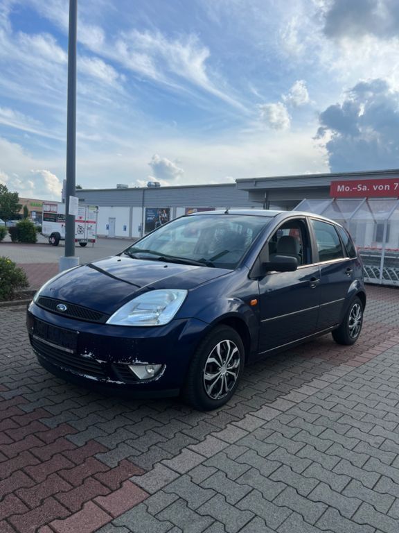 Blau Gebraucht 2003 Ford Fiesta Ghia Kleinwagen | 1.900 € (Fairer Preis) - Bild 1/4