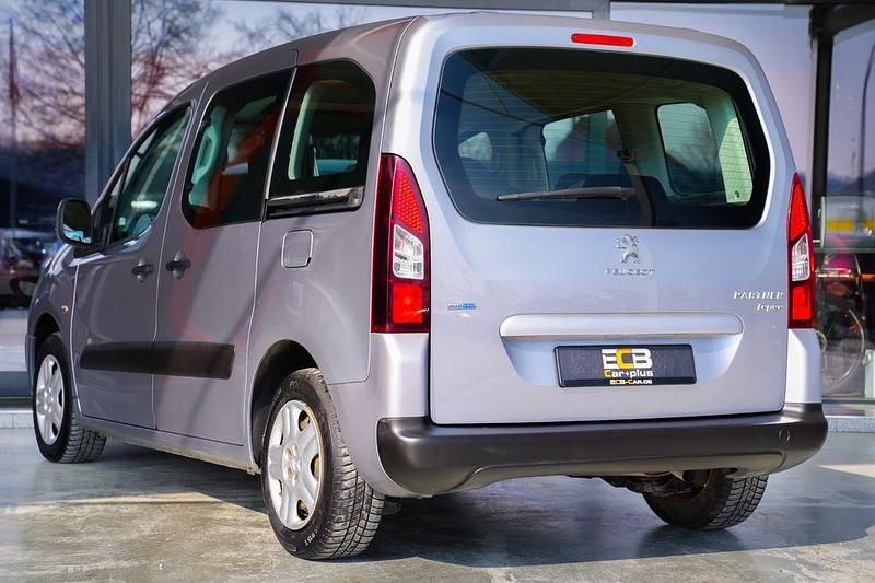 Gebraucht Peugeot Partner Tepee Active 99 PS (72 kW) 2015 Grau Van / Kleinbus