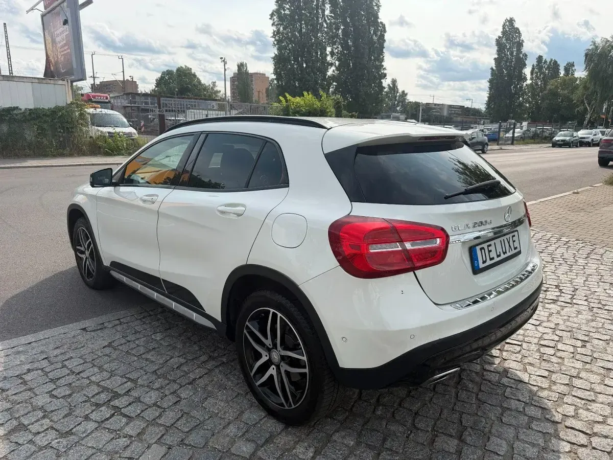 Gebraucht Mercedes GLA200 136 PS (100 kW) 2016 Weiß SUV
