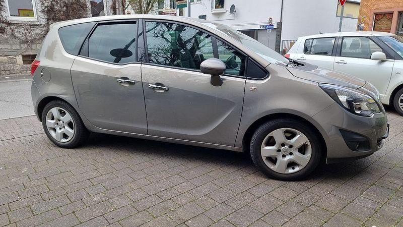 Gebraucht Opel Meriva Innovation 140 PS (102 kW) 2010 Beige Van / Kleinbus