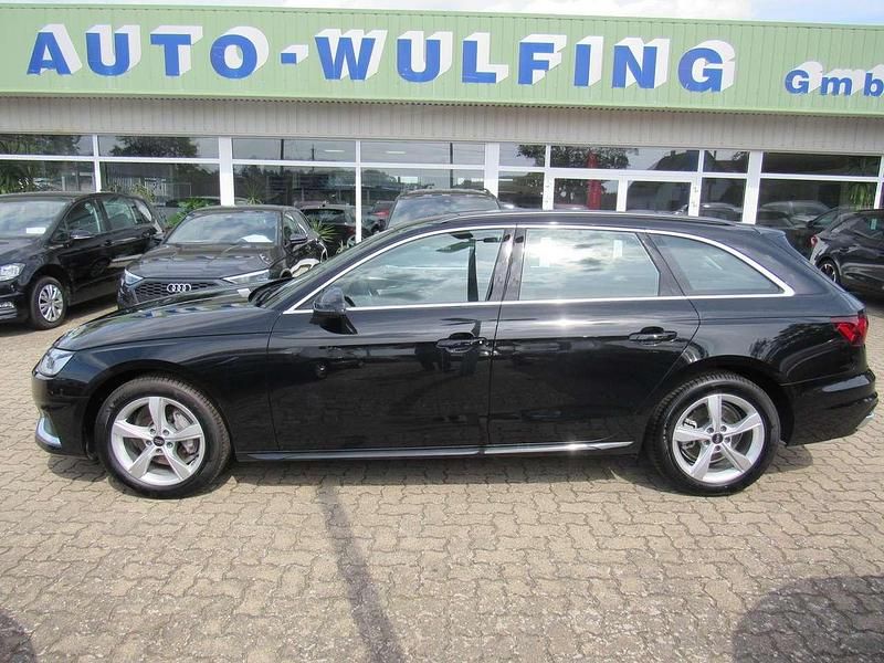 Mythosschwarz Gebraucht 2023 Audi A4 Advanced Plus Kombi | 42.890 € - Bild 1/4