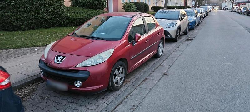 Gebraucht Peugeot 207 72 PS (52 kW) 2009 Rot Kleinwagen