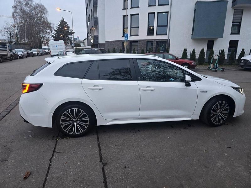 Gebraucht Toyota Corolla Team 184 PS (135 kW) 2021 Weiß Kombi